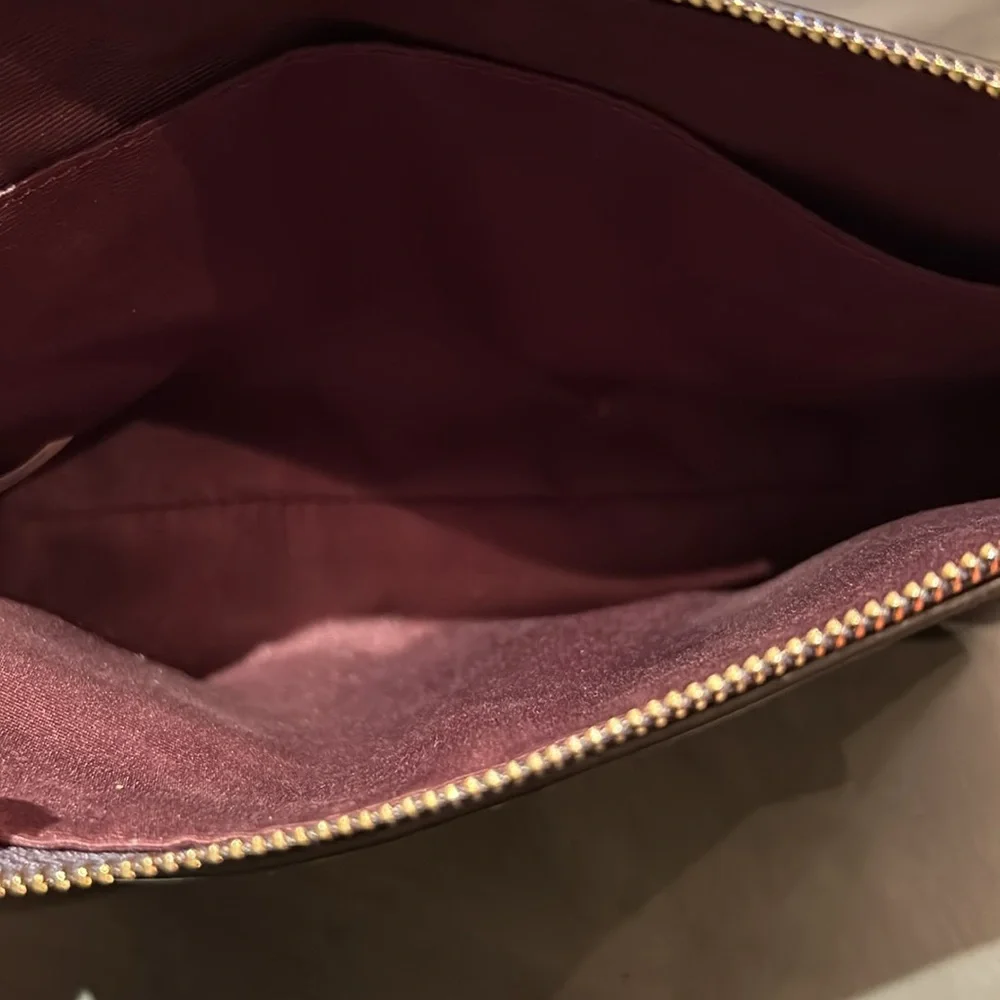 Coach Purple makeup bag - great condition - Picture 3 of 7